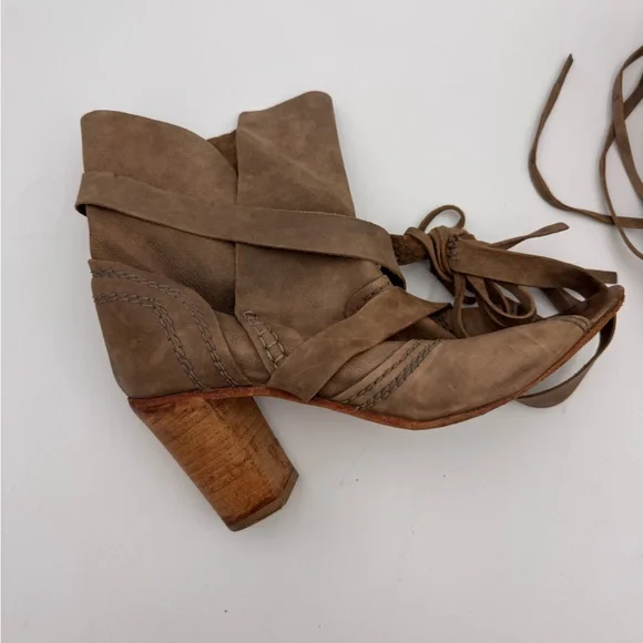 FREE PEOPLE "Daydream" Suede Open Toe Strappy Leather Sandal Size 40 (US 10) - Picture 7 of 11